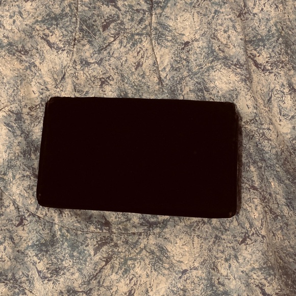 COPY - ⭐️Velvet Black Garary Clutch - Picture 2 of 3